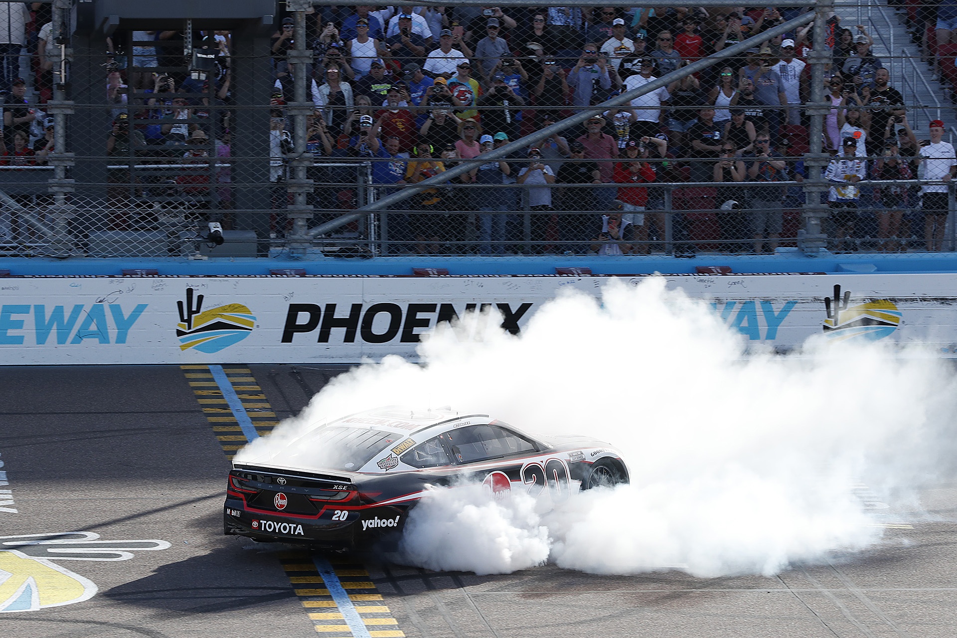 A SPRING TRAINING FAN’S GUIDE TO THE NASCAR CUP SERIES SPRING RACE
